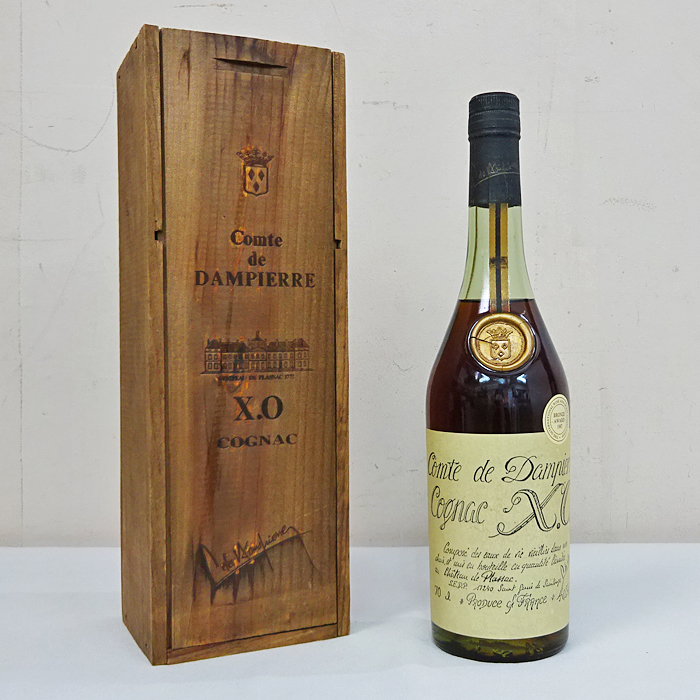 東京都目黒区でダンピエール コニャック XO Comte de DAMPIERRE Cognac XO 700ml 40％ 未開栓 箱付きを8000円で買取させていただきました。