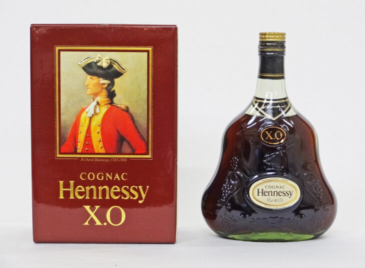 東京都練馬区でヘネシー XO コニャック 金キャップ グリーンボトル ブランデー 700ml 未開栓 箱付き Hennessy X.O COGNACを15000円で買取させていただきました。