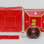 東京都大田区でレミーマルタン ルイ13世 コニャック ブランデー バカラボトル 未開栓 箱付き REMY MARTIN LOUIS XIII 700mを買取させていただきました。